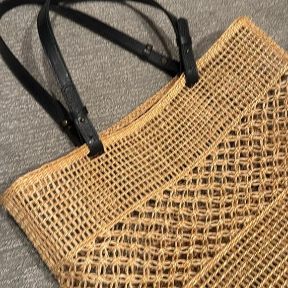 Vintage Woven Tan Tote Bag with Black Straps - Picture 3 of 6